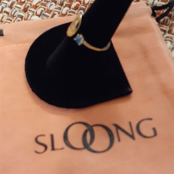 New 14K Gold Plated Dec/Holly Birthmonth Flower Signet Ring Symbol Of St… - Picture 5 of 6